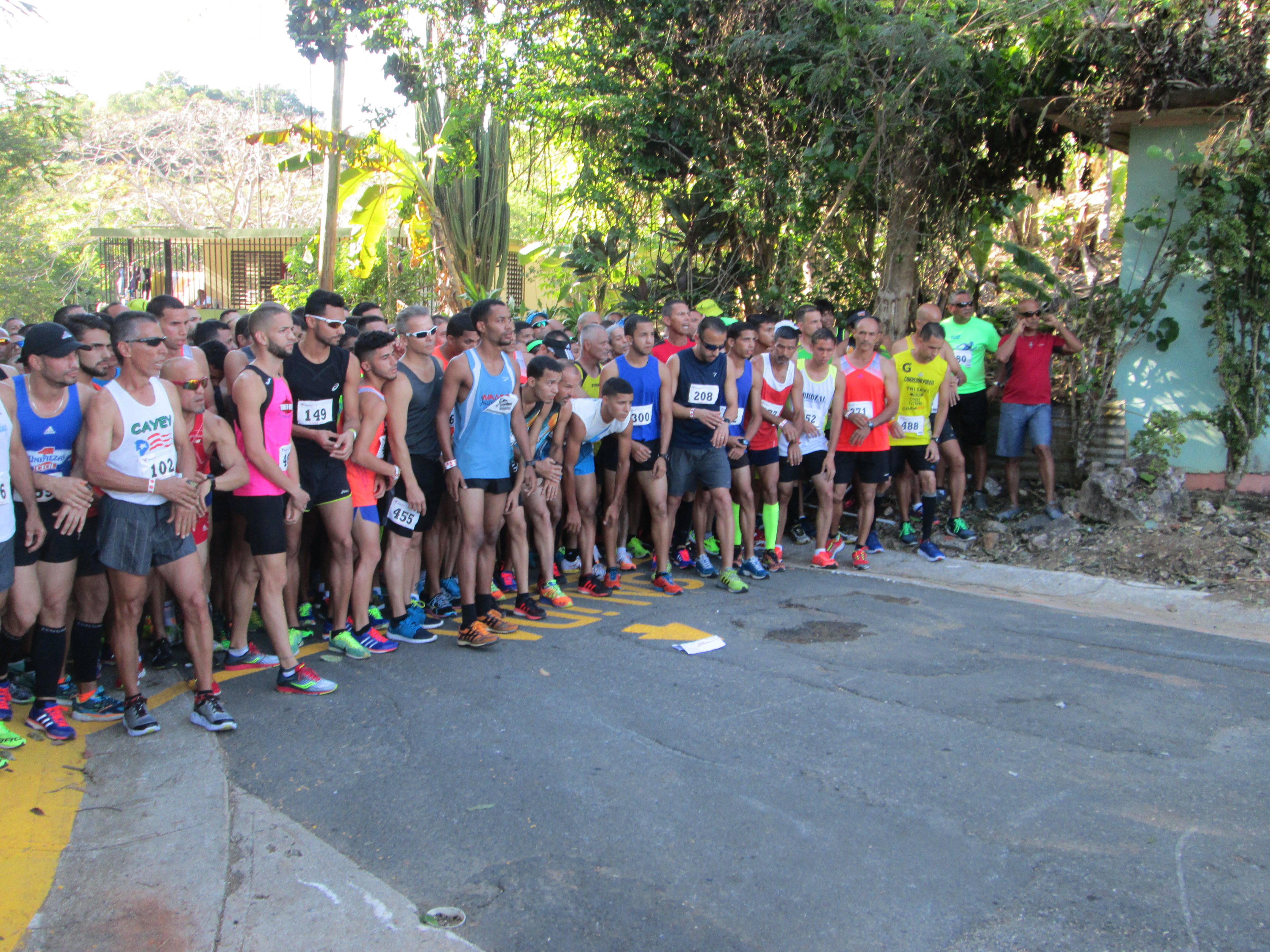 Mas de 400 residentes del Sector Cuatro Calles participarón del maratón